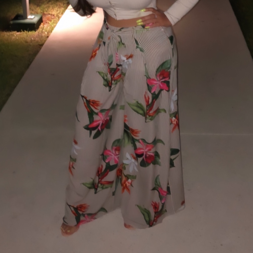 ✨FLOWY TROPICAL VACATION PANTS✨